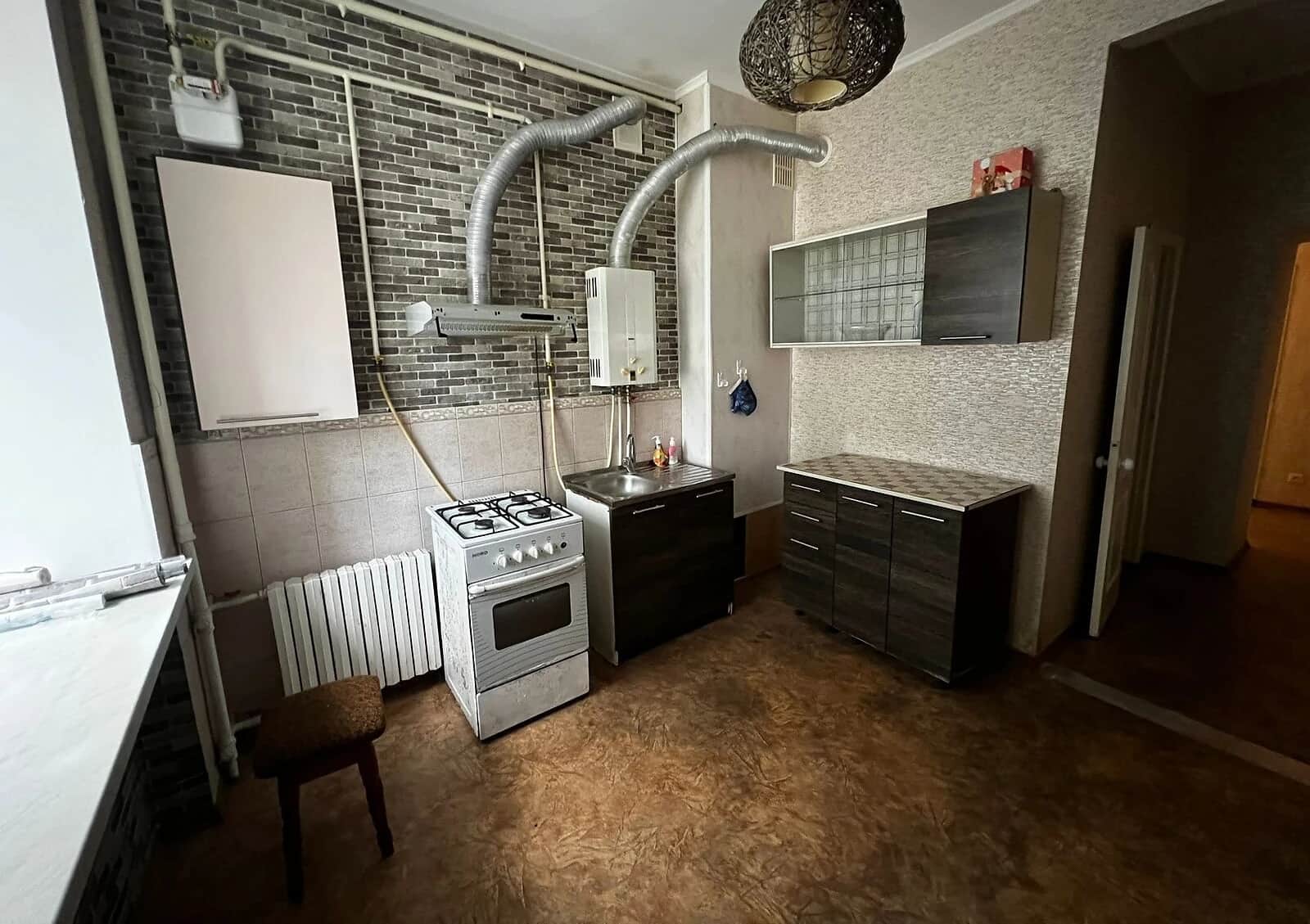 2-кімнатна квартира, Заводський: вода й опалення без світла, сталінка - фото 1