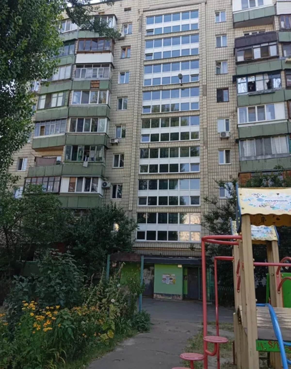 1-кімнатна квартира, Борщагівка: кухня-студія, цегляні стіни, балкон/лоджія - фото 2