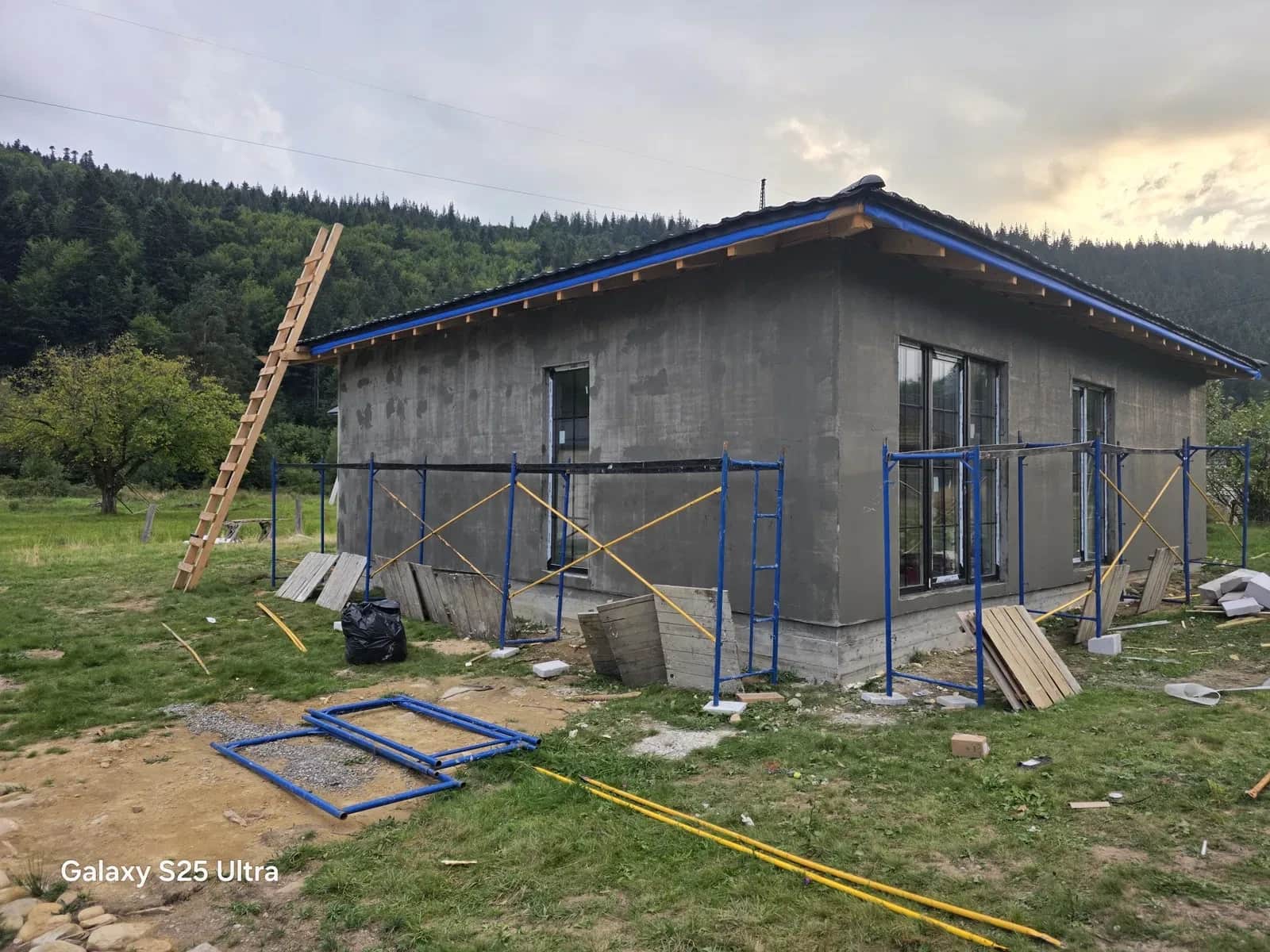 Будинок, Микуличин: панорама на гору Хом'як, у горах - фото 2