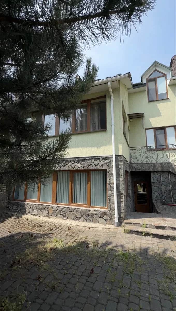 Будинок, Чернівці: сауна і басейн, гараж, 3 хвилини до Майдану - фото 2