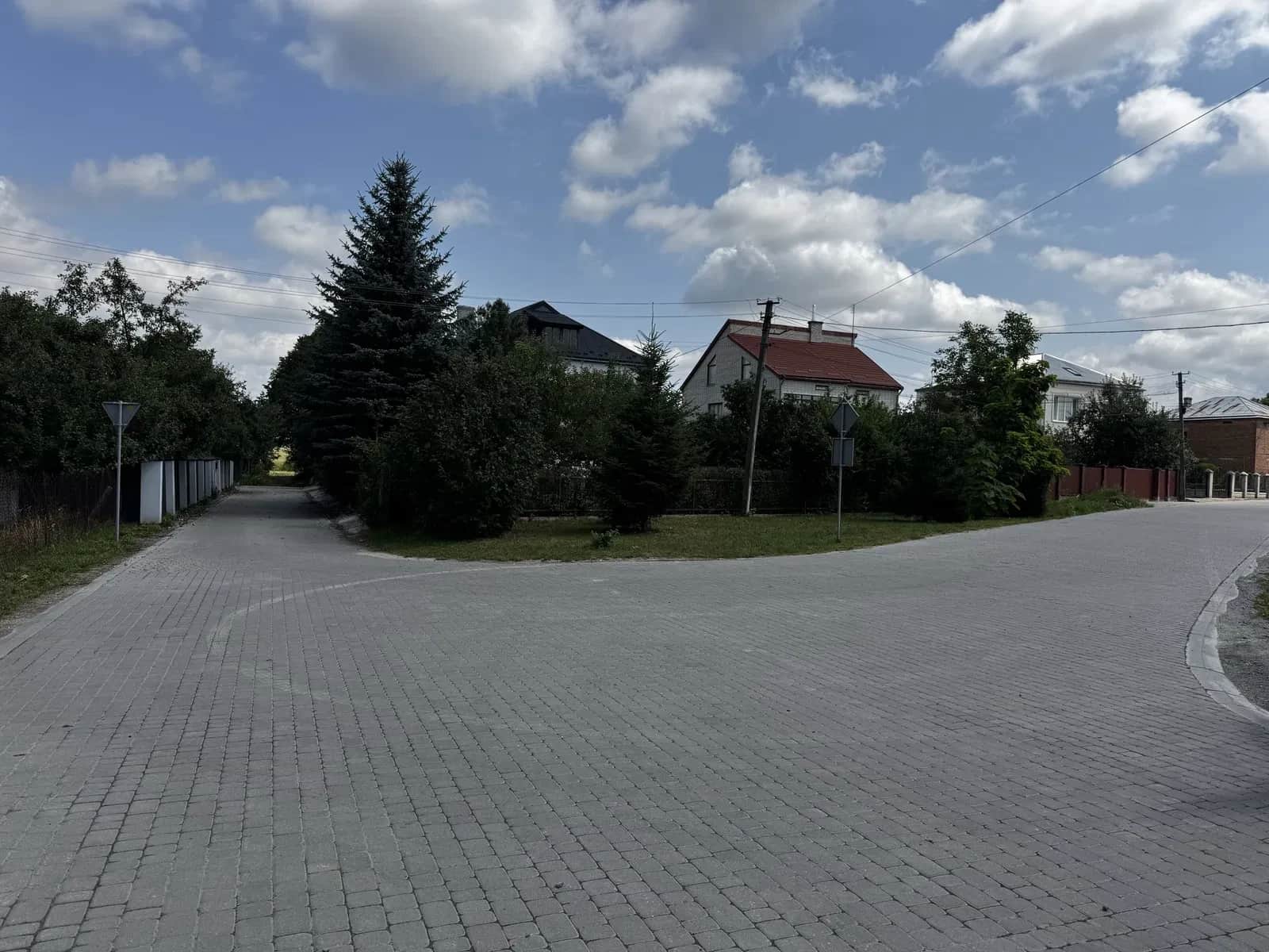Ділянка 0.32 соток, Басівка: під будівництво, світло, газ і вода на межі - фото 1