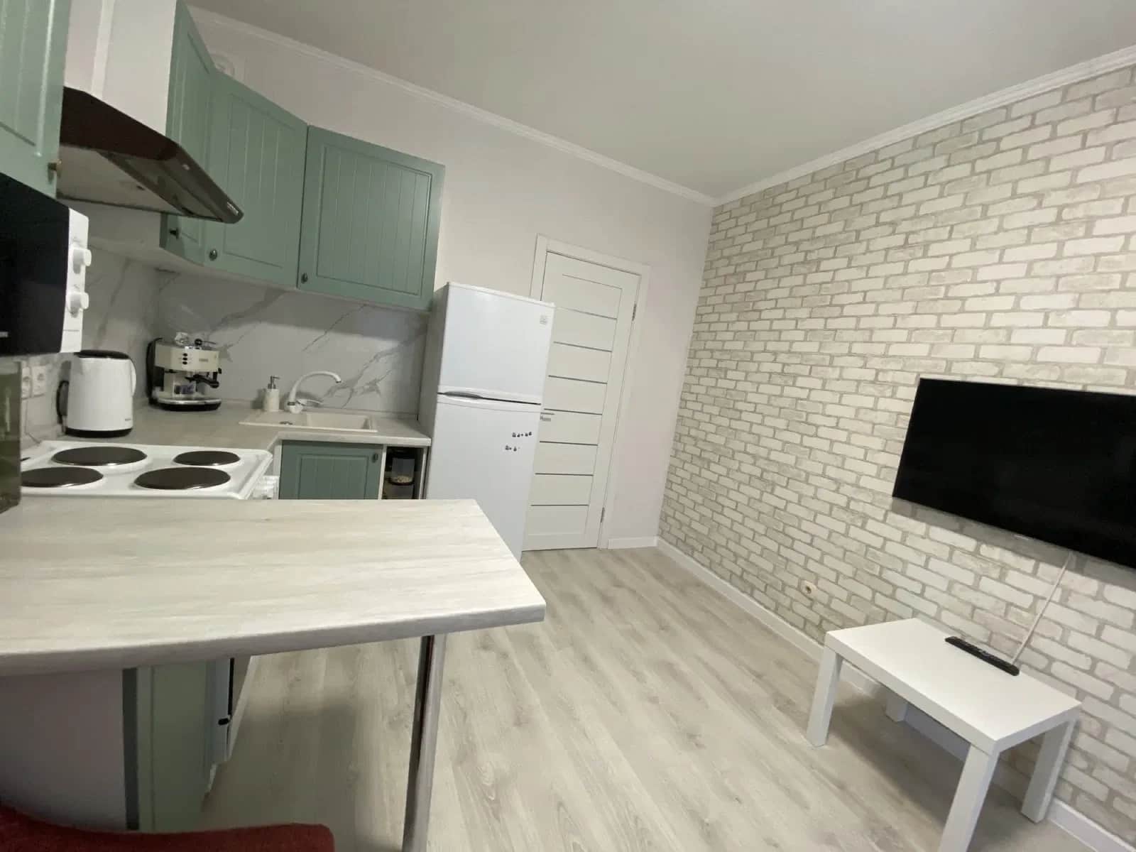 1-кімнатна квартира, Дарницький: кухня 13,3 м², бойлер, метро Осокорки - фото 1