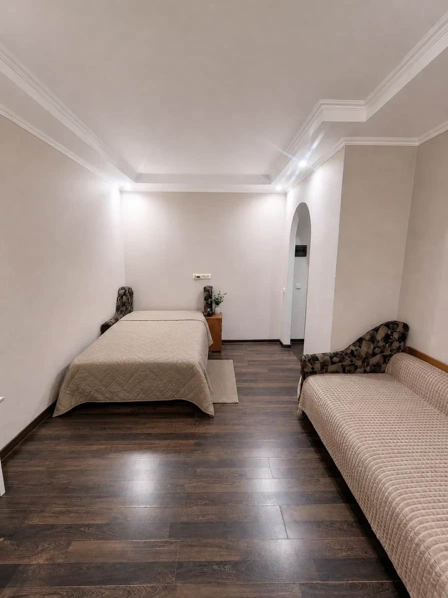 1-кімнатна квартира, Суми: косметичний ремонт, меблі та техніка - фото 1