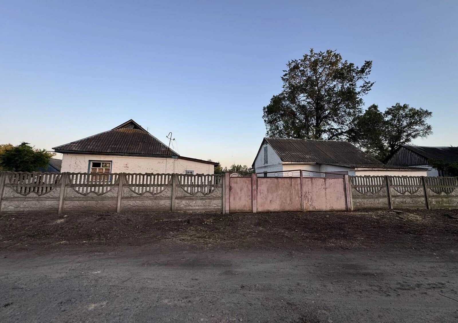 Будинок, Червоний Кут: гараж, гірський рельєф - фото 1