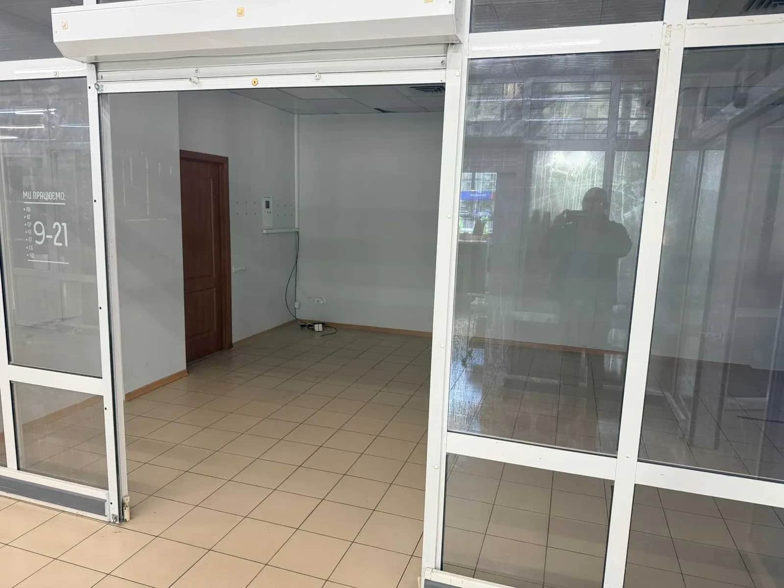 Приміщення, Подільський: поруч АШАН, торгово-офісний центр, паркувальне місце - фото 2
