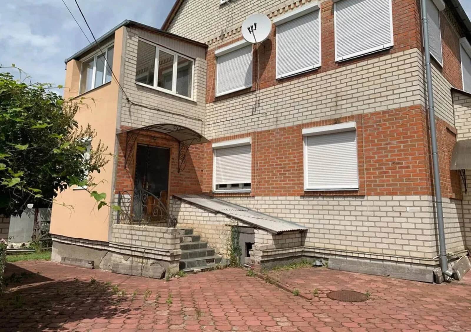 Будинок, Гризодубова: 6 соток, 3 поверхи, цегляні стіни - фото 1