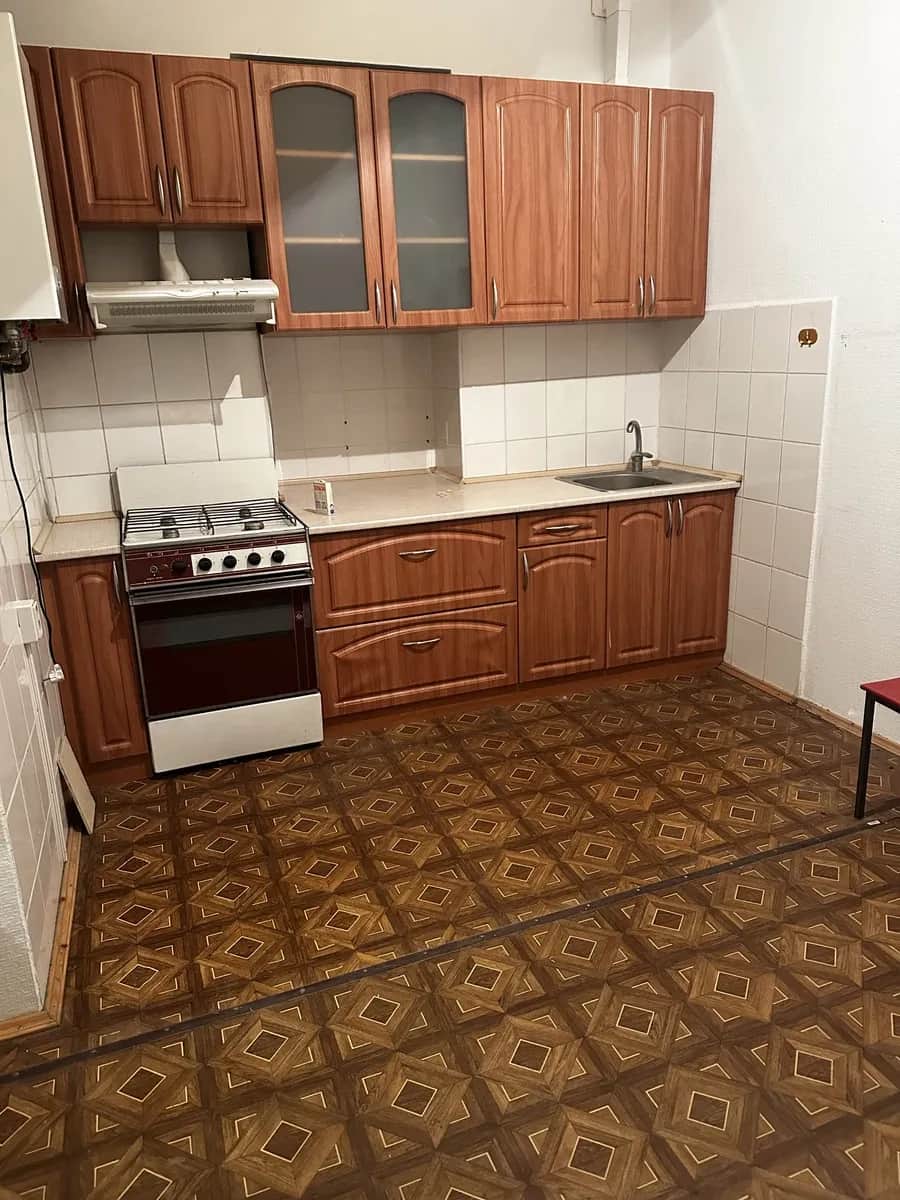 3-кімнатна квартира, Чернівці: старий фонд, закритий двір, парковка - фото 1