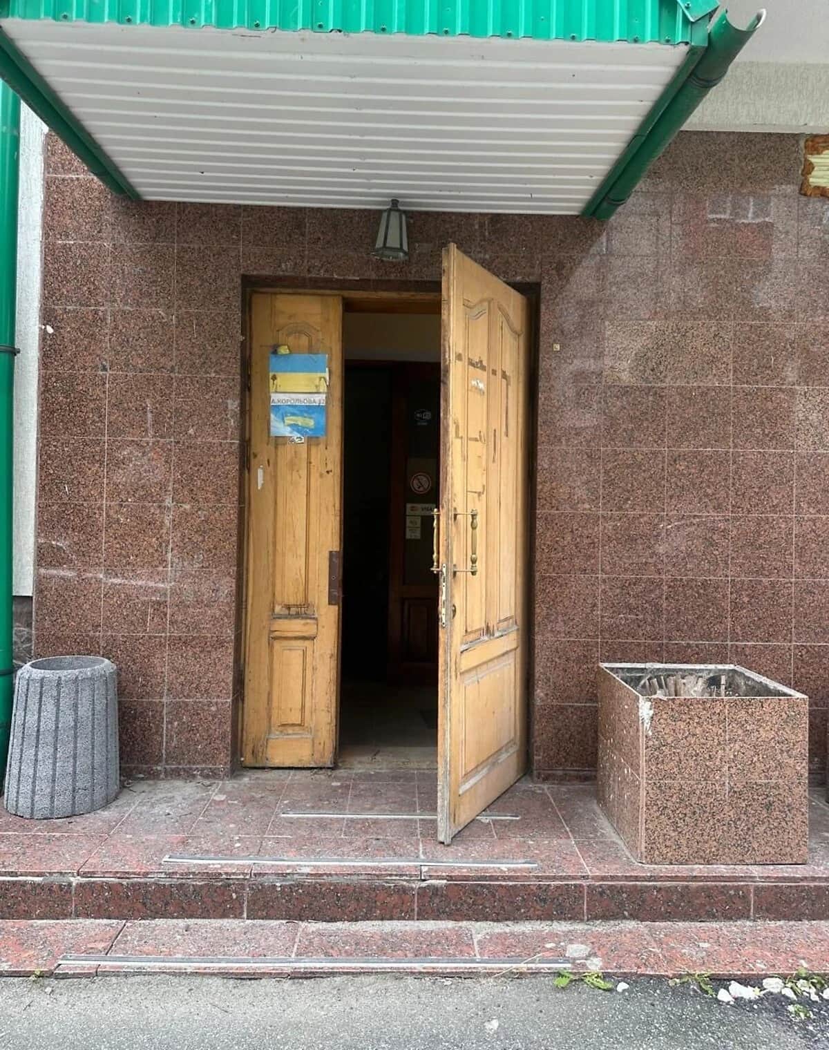 Комерційне приміщення на вул. Академіка Сергія Корольова: 6 приміщень - фото 2