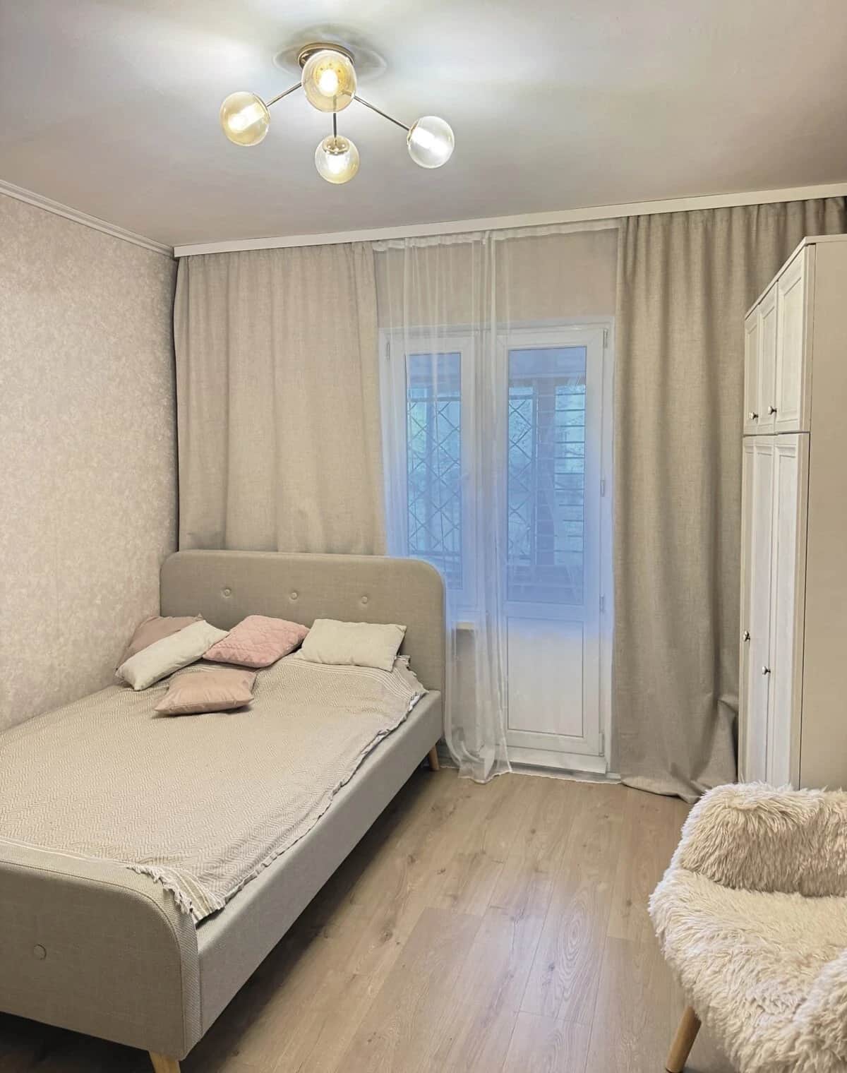2-кімнатна квартира, Харківський Масив: метро Харківська - фото 1