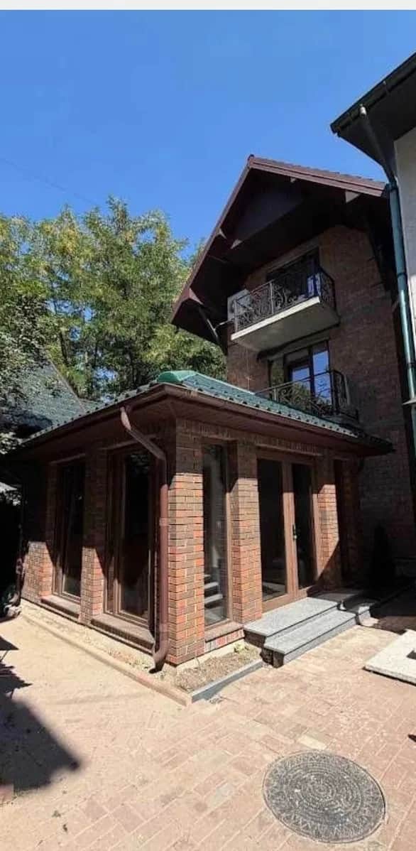3-кімнатна квартира, Чернівці: три рівні, генератор, паркомісце - фото 1