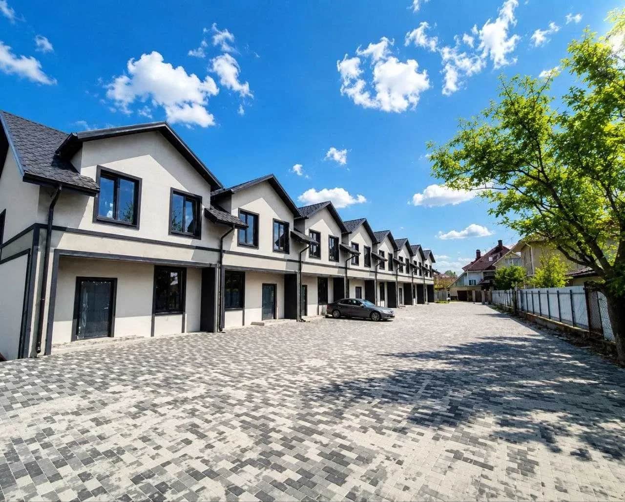 Таунхаус у ЖК Софія: мансарда 20 м², паркінг на 2 авто - фото 1