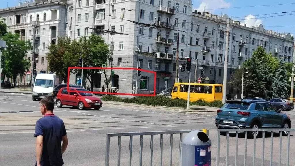 Магазин, Центральний: фасадне, біля Озерки, панорамні вікна - фото 1