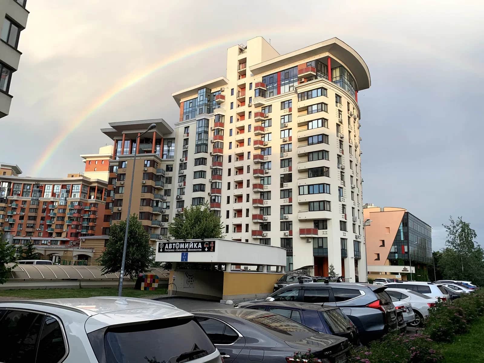 Паркомісце у ЖК Сонячна Брама: цілодобова охорона, опалення - фото 1