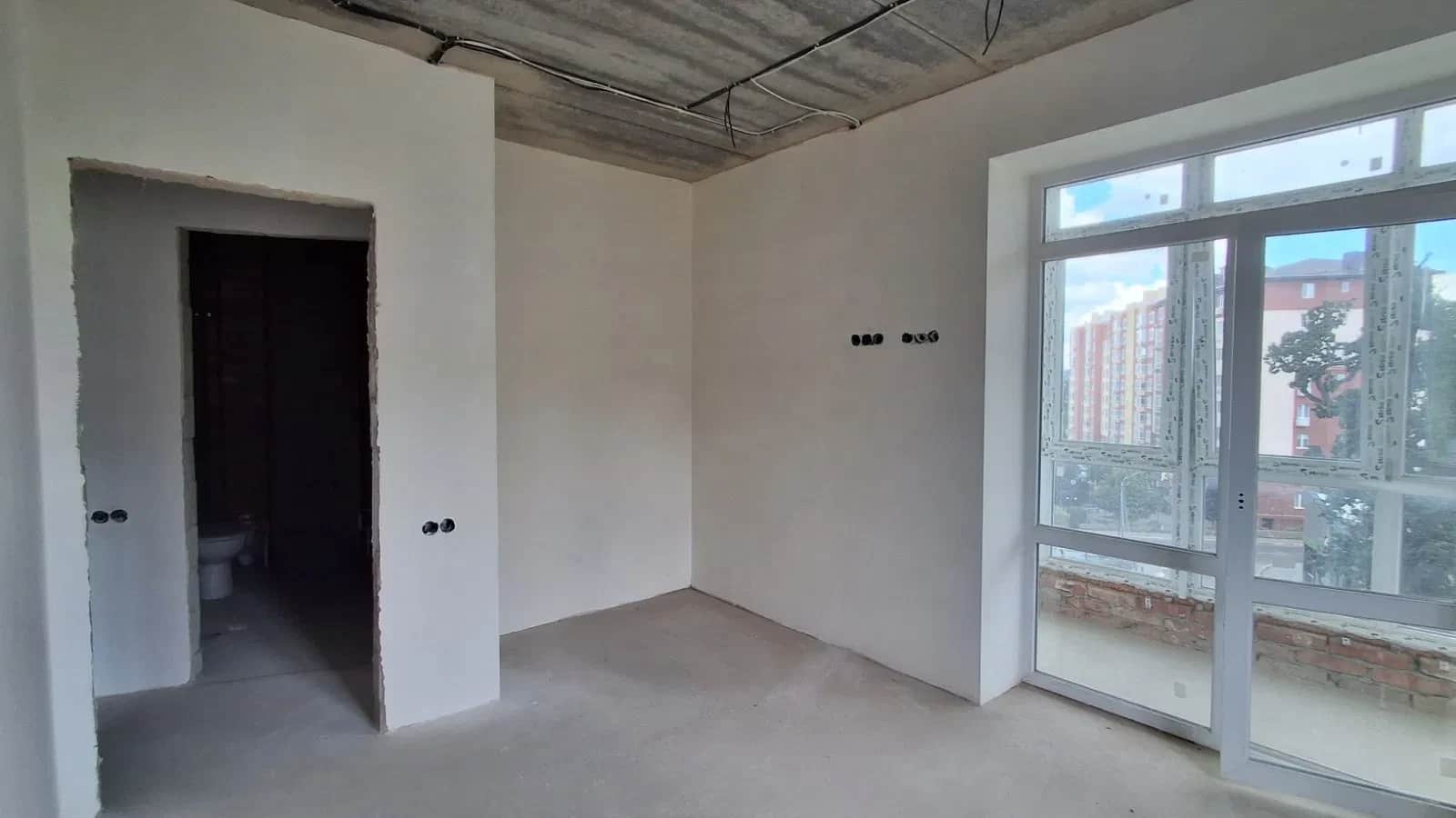 2-кімнатна квартира, Ірпінь: кухня-вітальня 33.5 м², 2 балкони - фото 2