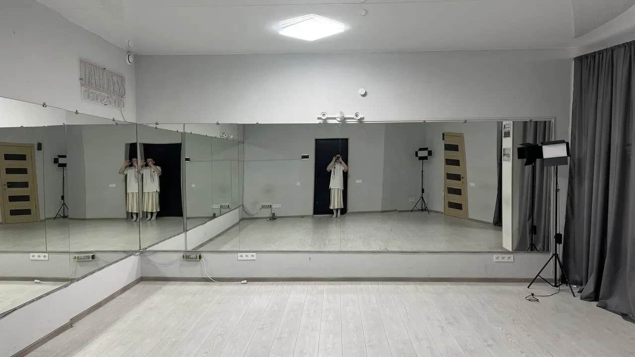Приміщення, Дарницький: бізнес-центр, без вікон, з 1 жовтня - фото 1