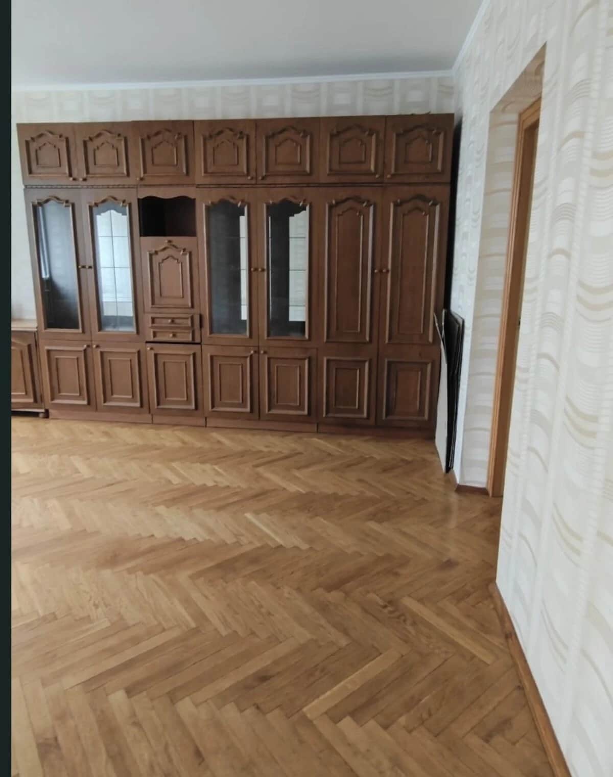 3-кімнатна квартира, Польова: закріплене паркомісце, укриття в будинку - фото 2