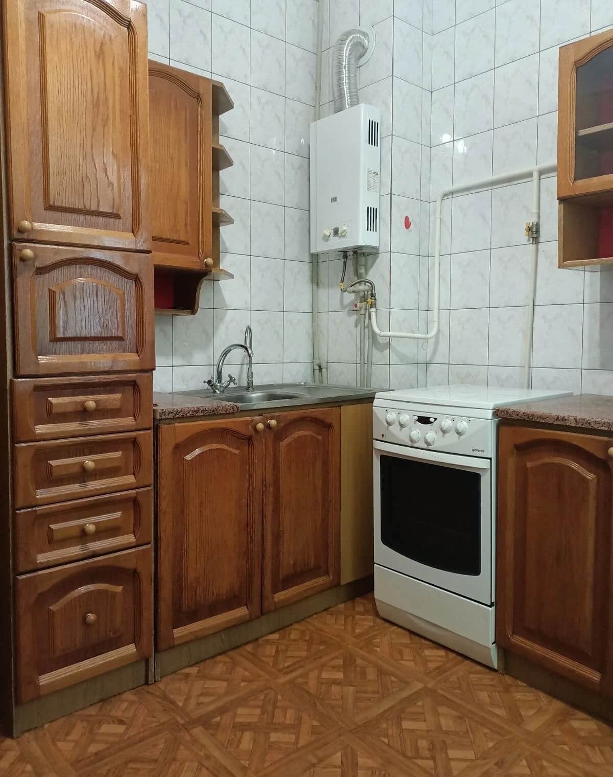 1-кімнатна квартира, Ковпаковський: цегляні стіни, балкон - фото 2