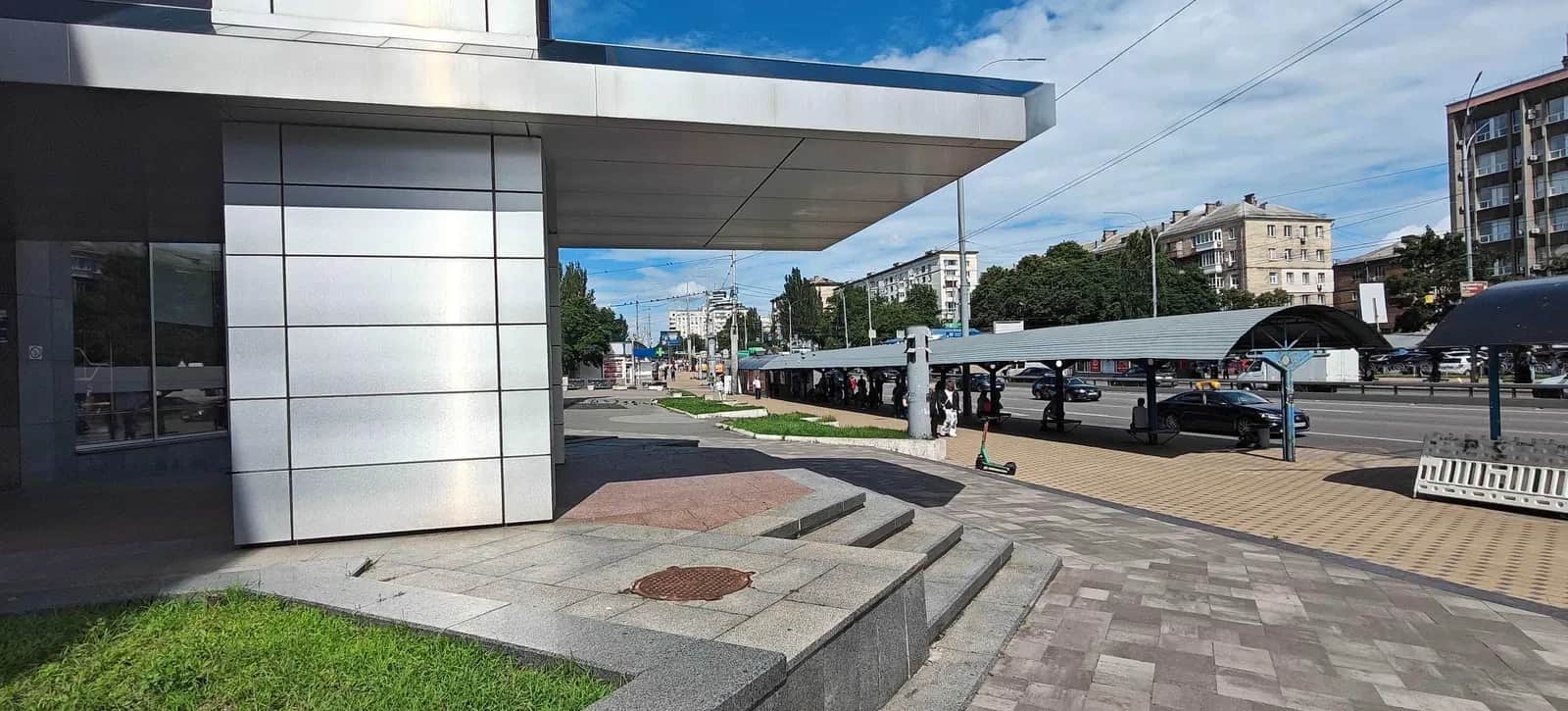 Торгові приміщення у ТЦ Навігатор: генератор, підземний рівень - фото 1