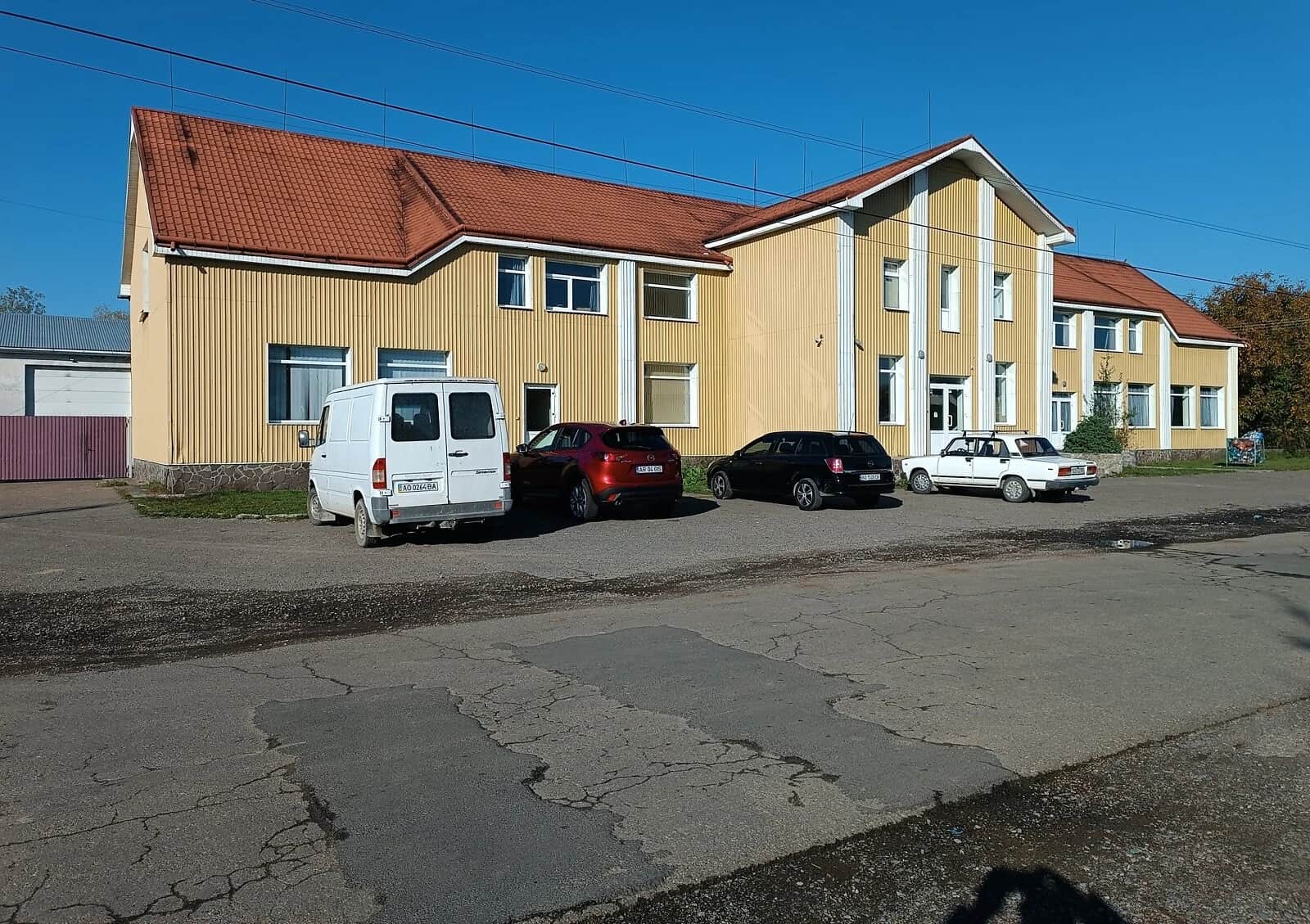 Комерційне приміщення, Підвиноградів: торг можливий, оренда частинами - фото 1