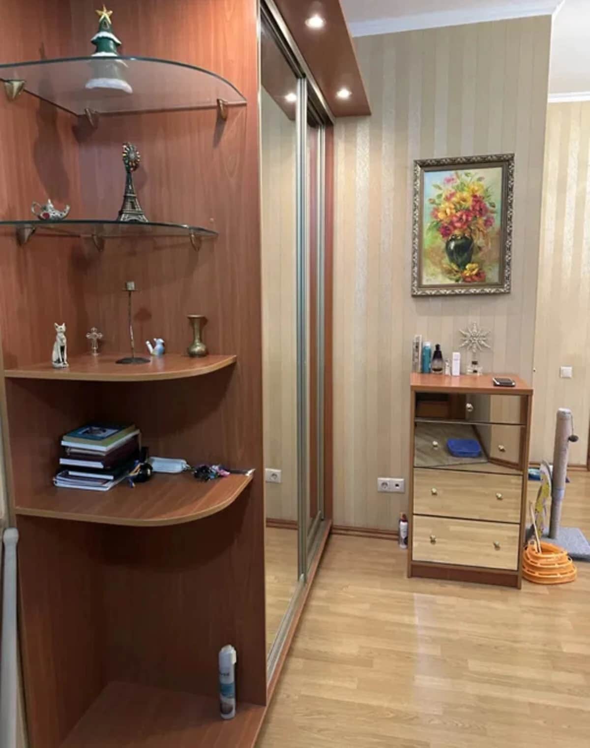 2-кімнатна квартира, вулиця Леваневців: кухня 25 м², внутрішній двір - фото 2