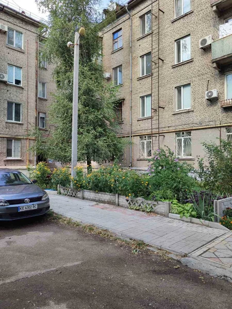 3-кімнатна квартира, Соцгород: цегляний будинок, засклений балкон - фото 1