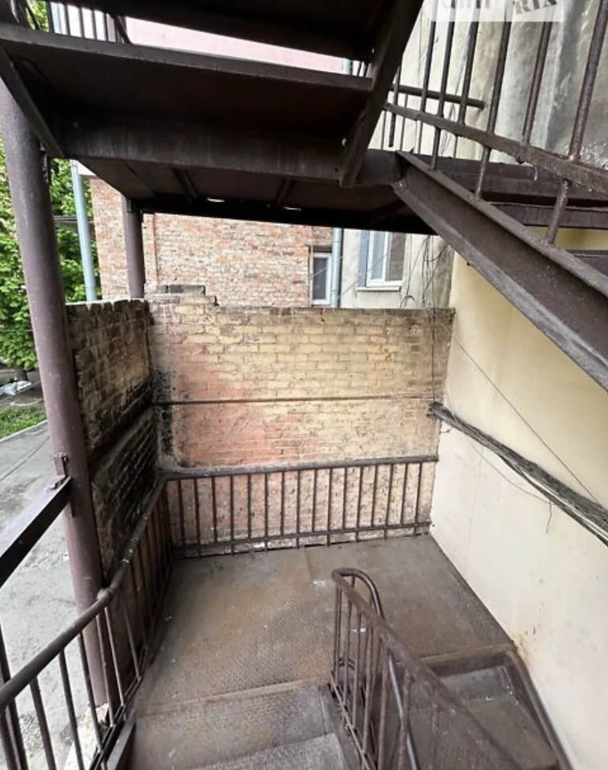 2-кімнатна квартира, Соборний: вода і газ без світла, гостинка - фото 2