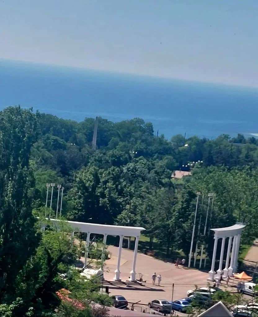 1-кімнатна квартира, Чорноморськ: вид на море і парк, біля моря - фото 2