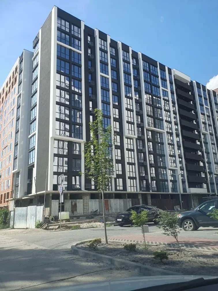 Паркомісце у ЖК Соната: зручний заїзд, бокові стіни - фото 1