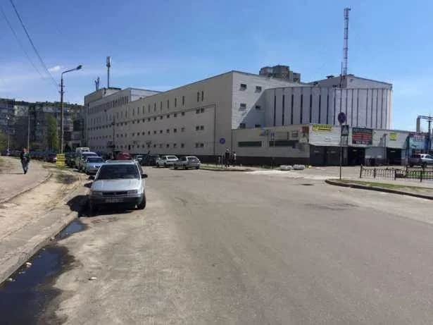 Гараж, Позняки: 2 поруч, теплі, можна заряджати електромобіль - фото 2