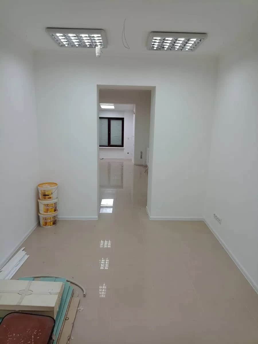 Приміщення на Соборності: фасад, 2 входи, склади 5+5 м² - фото 2