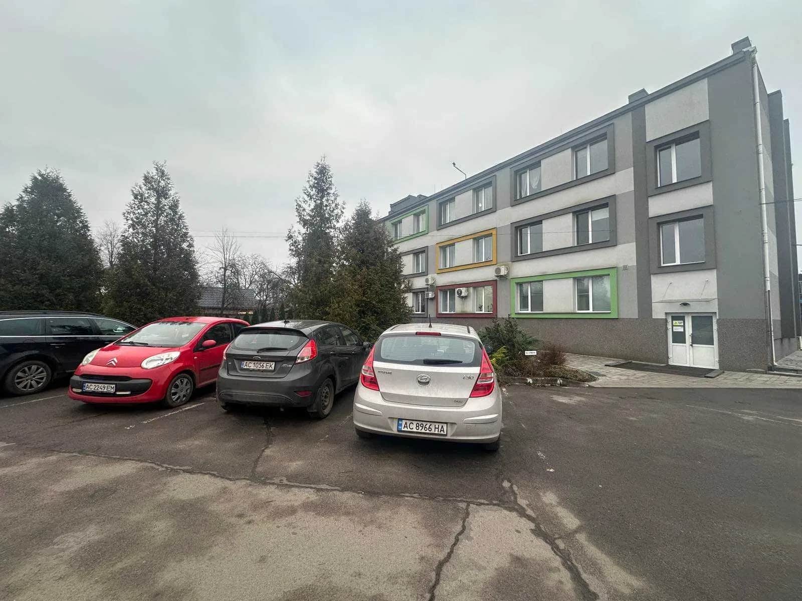 Офіс, Луцьк: кабінети 20-50 м², санвузол спільний - фото 1