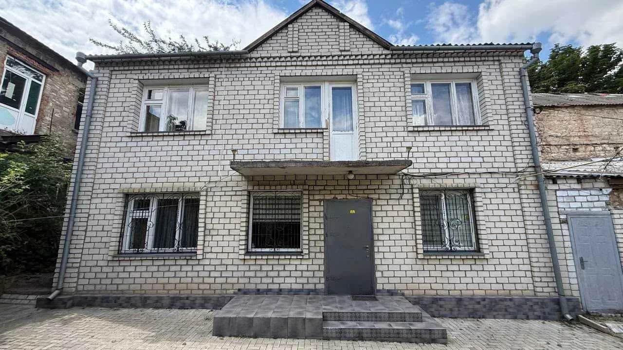 Будинок у центрі Миколаєва: гараж, автономний генератор - фото 1