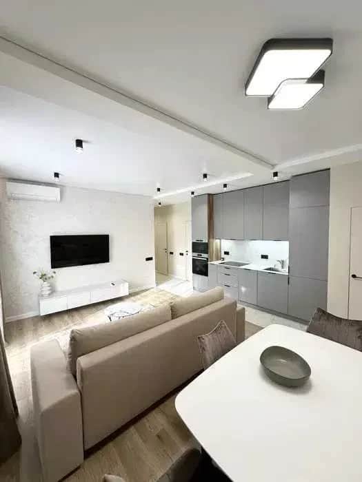 3-кімнатна квартира у ЖК 51 Жемчужина: авторський ремонт, балкон - фото 2