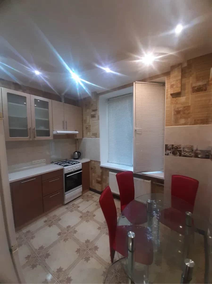 2-кімнатна квартира, Солом'янський: косметичний ремонт, можна з дітьми - фото 1