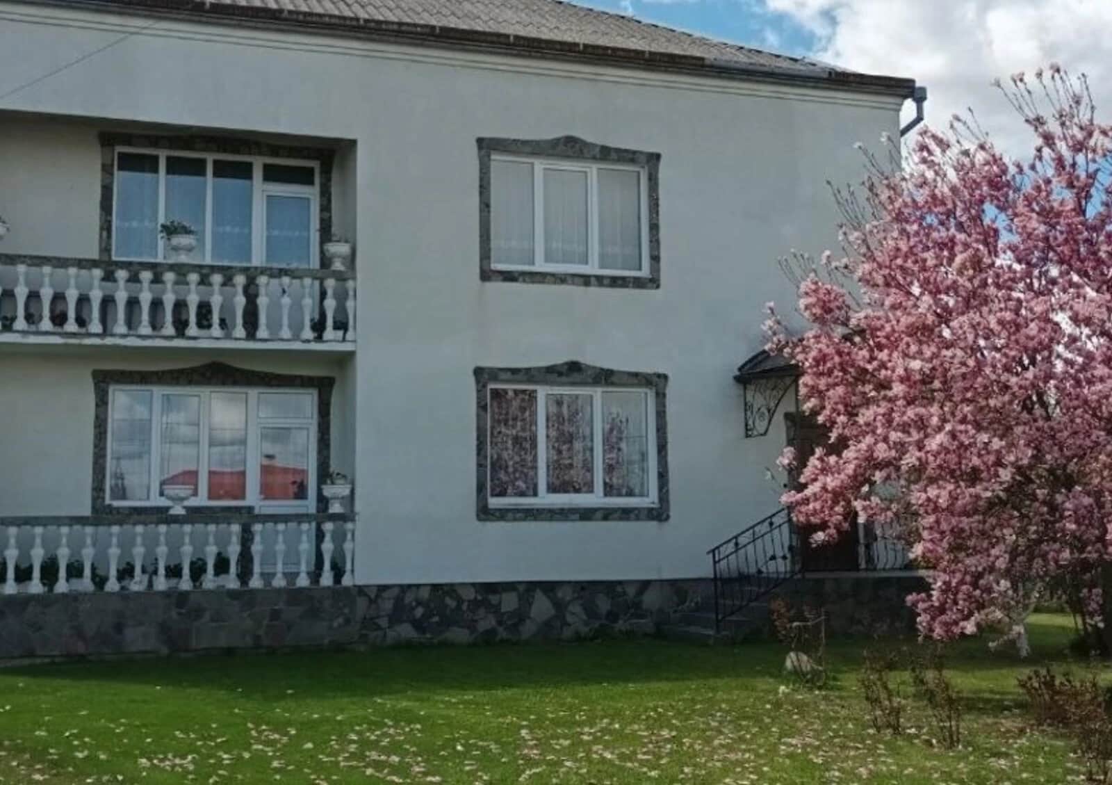Будинок, вул. Б. Хмельницького: гараж, 30 соток, бесідка - фото 1