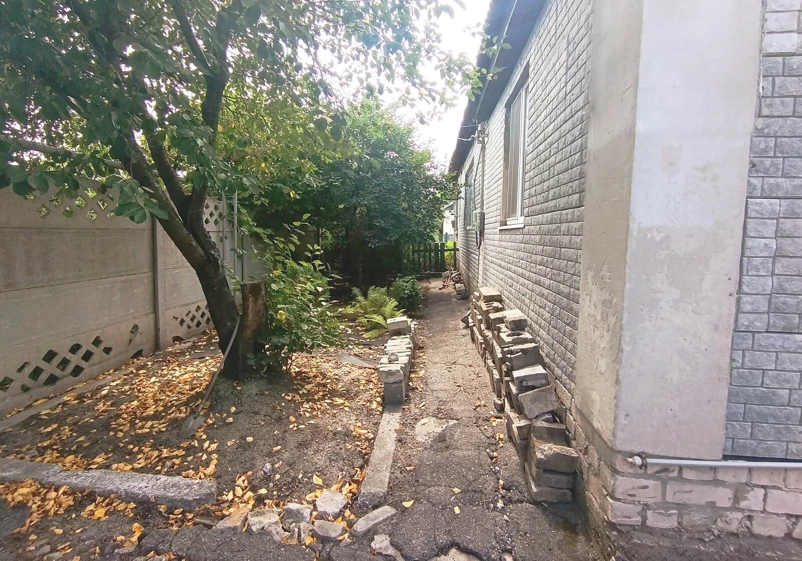 Частина будинку, Південний: гараж з підвалом, автоматичні ворота - фото 1