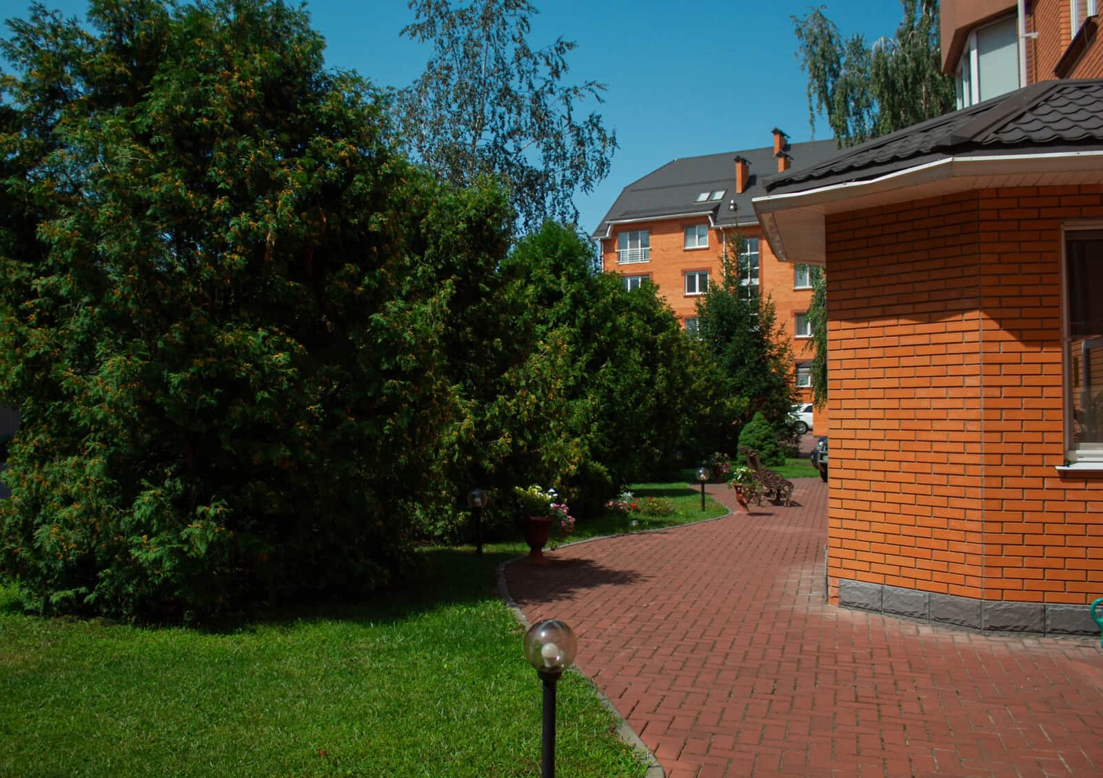 4-кімнатна квартира, Автозаводський: паркомісце, резервне живлення - фото 1