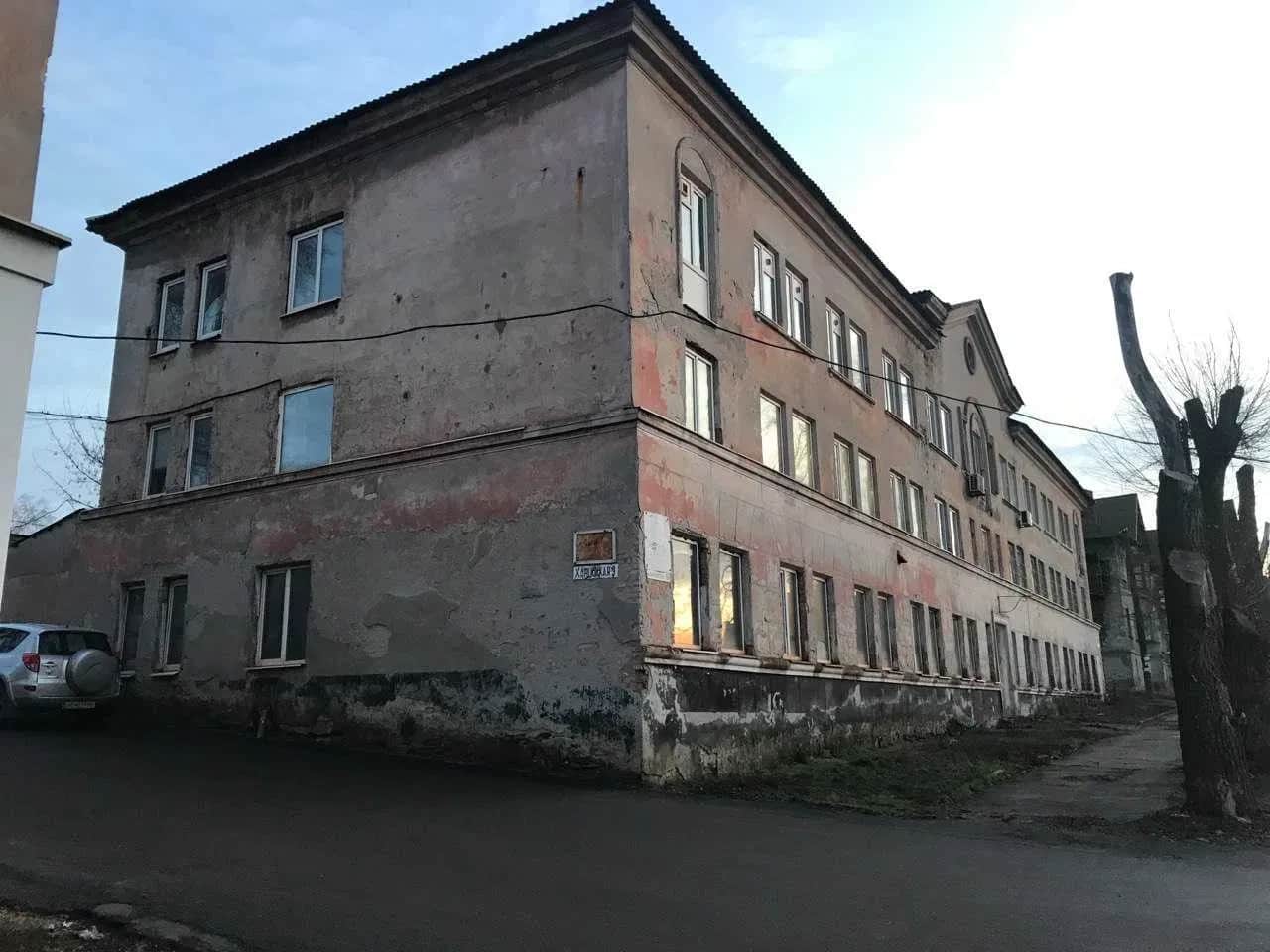 Будівля, Саксаганський: бомбосховище, закрита територія, орендарі - фото 1