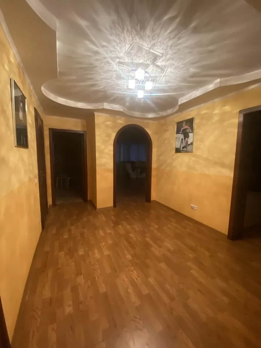 3-кімнатна квартира, Подільський: закритий двір, 5 хв до площі, альтанка - фото 2