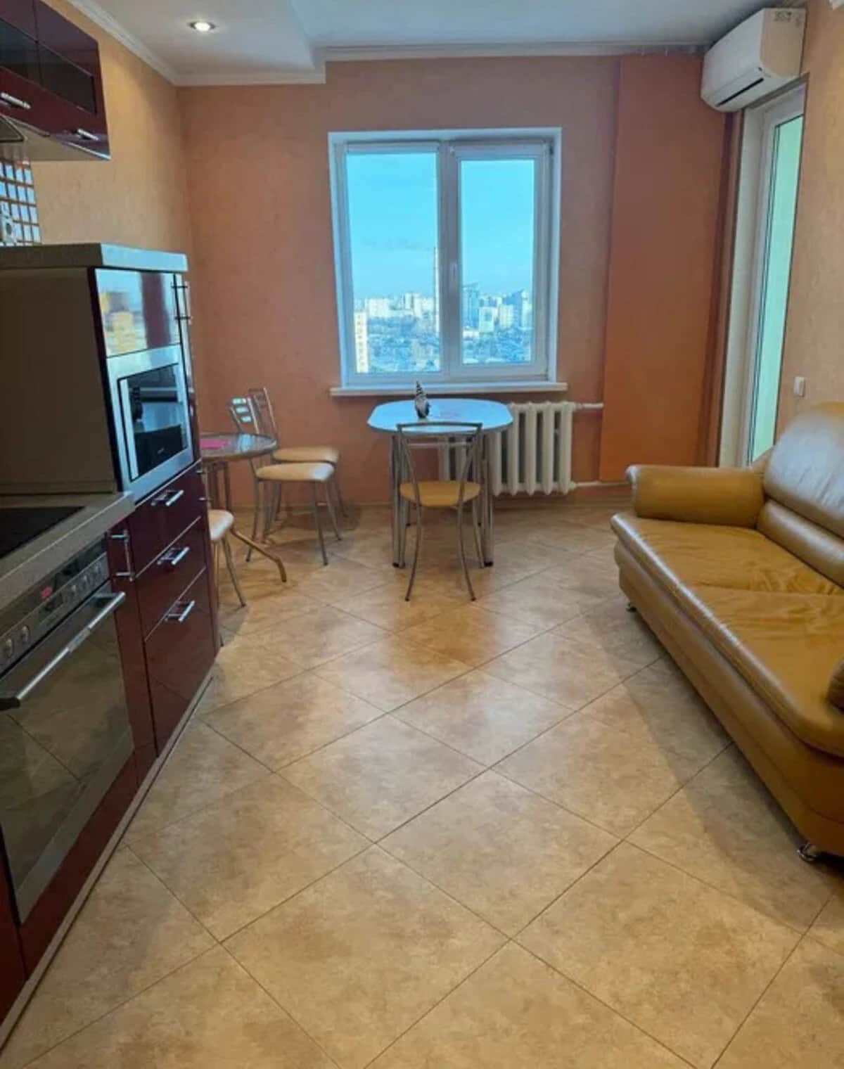 1-кімнатна квартира, Виноградар: кухня 14 м², духова шафа - фото 2