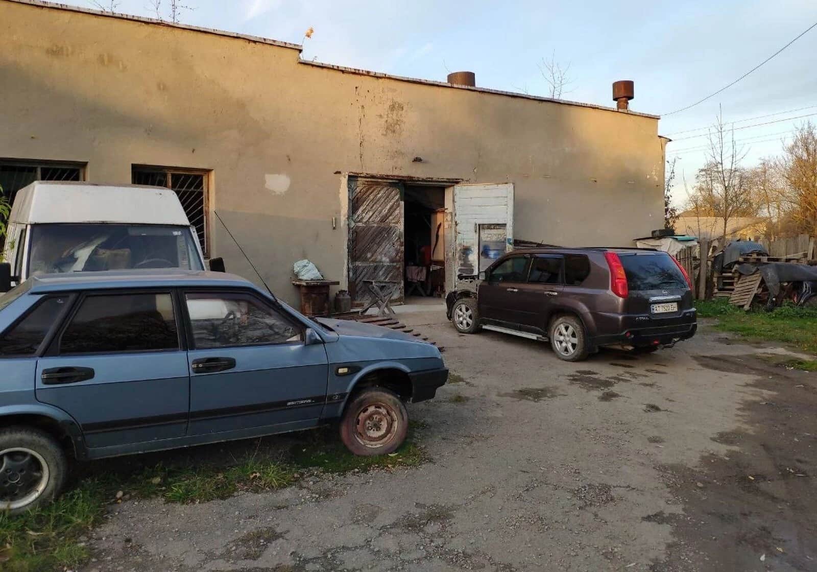 Приміщення, Надвірна: частина будівлі, 3 сотки, торг можливий - фото 1