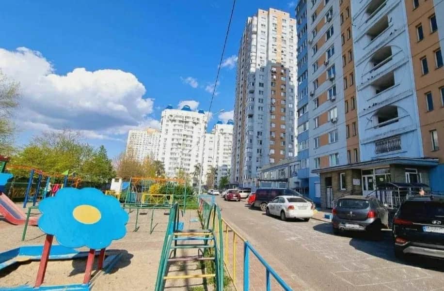 3-кімнатна квартира, Дніпровський: метро Чернігівська 5 хв, меблі й техніка - фото 1