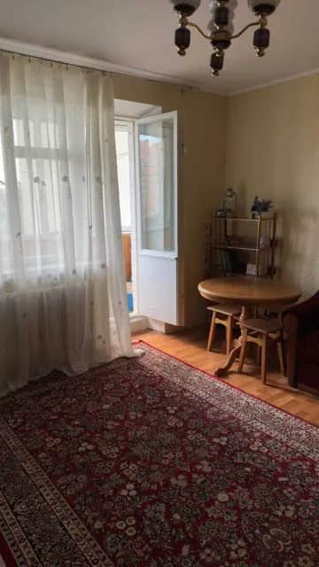 3-кімнатна квартира, центр: двостороння, дві лоджії, парковка - фото 2