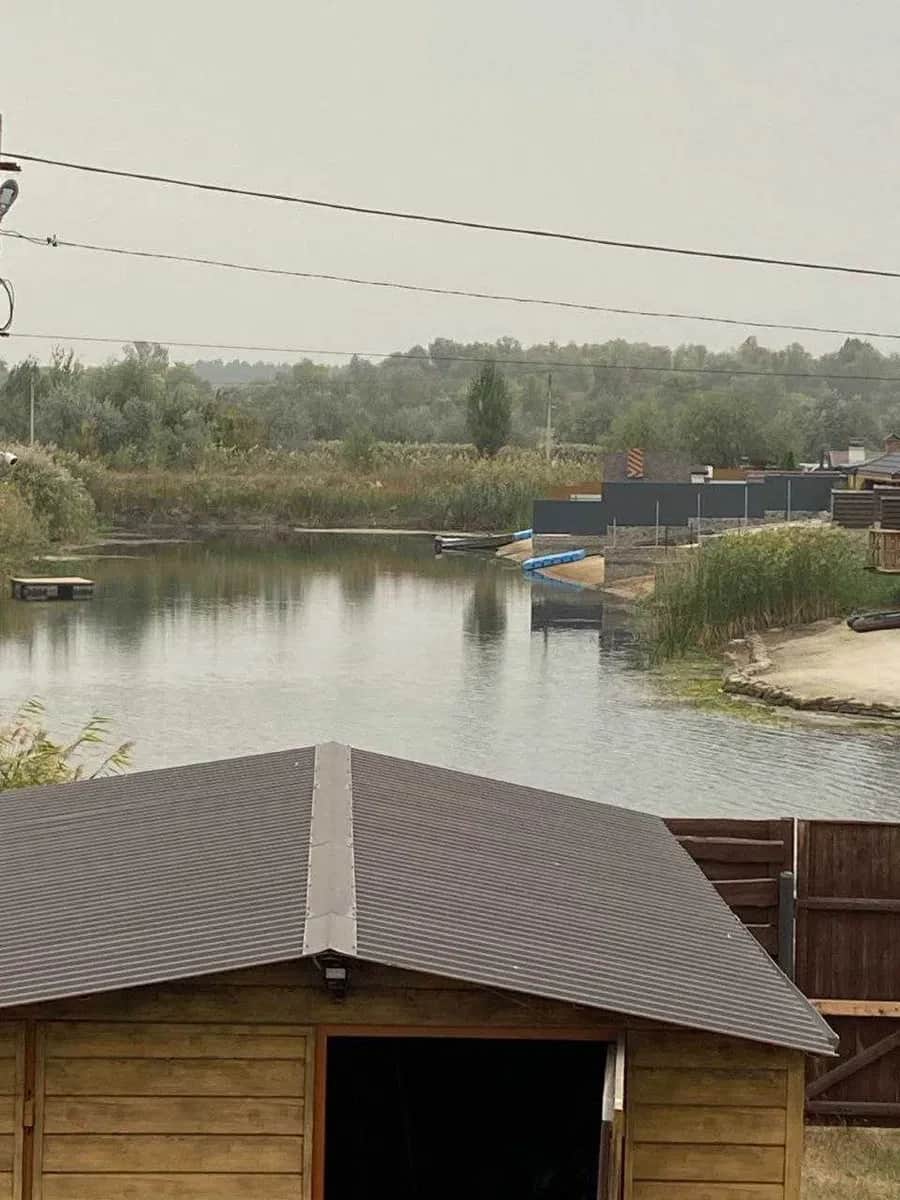 Будинок, Коробівка: вихід до води, власний пляж, спуск для катера - фото 1