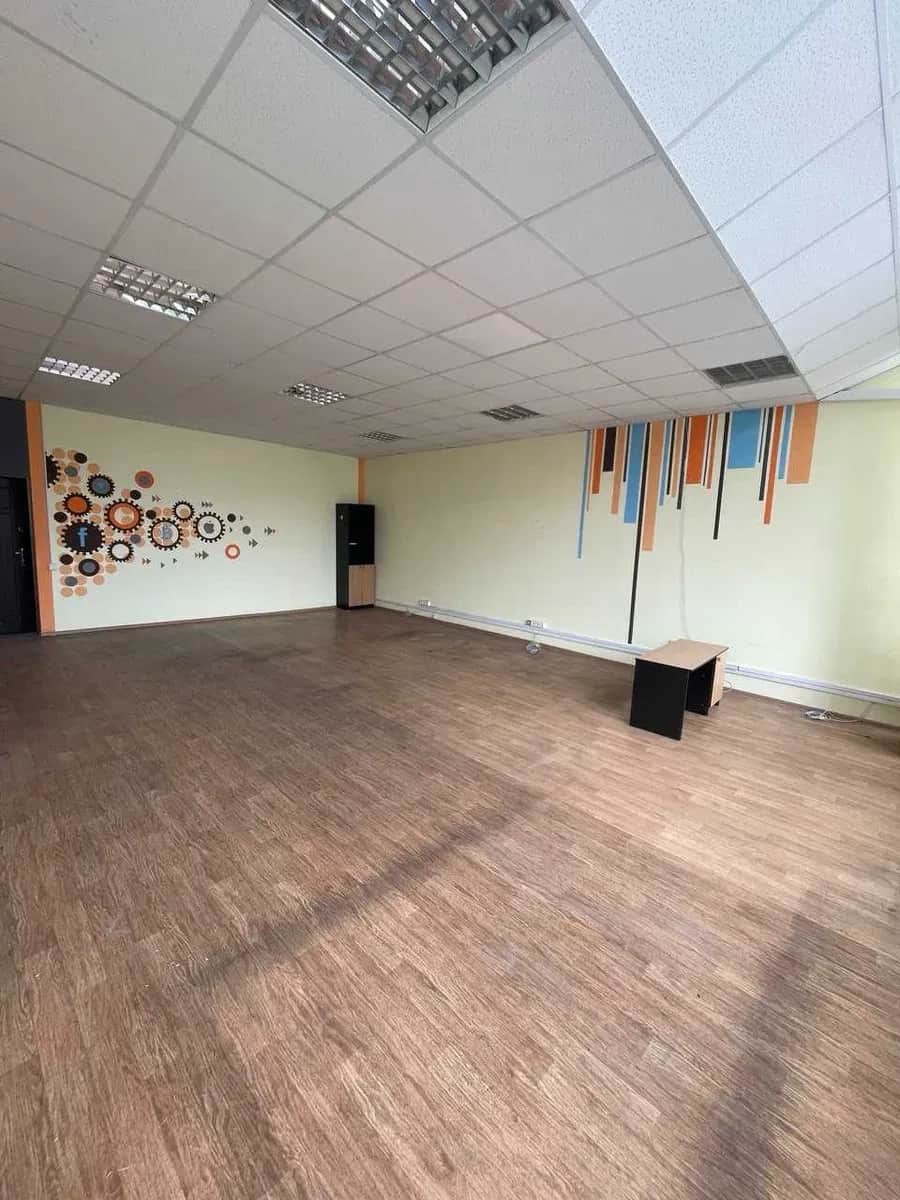 Офіс, Оболонський: генератор, ТЦ Городок, метро Почайна за 5 хв - фото 1