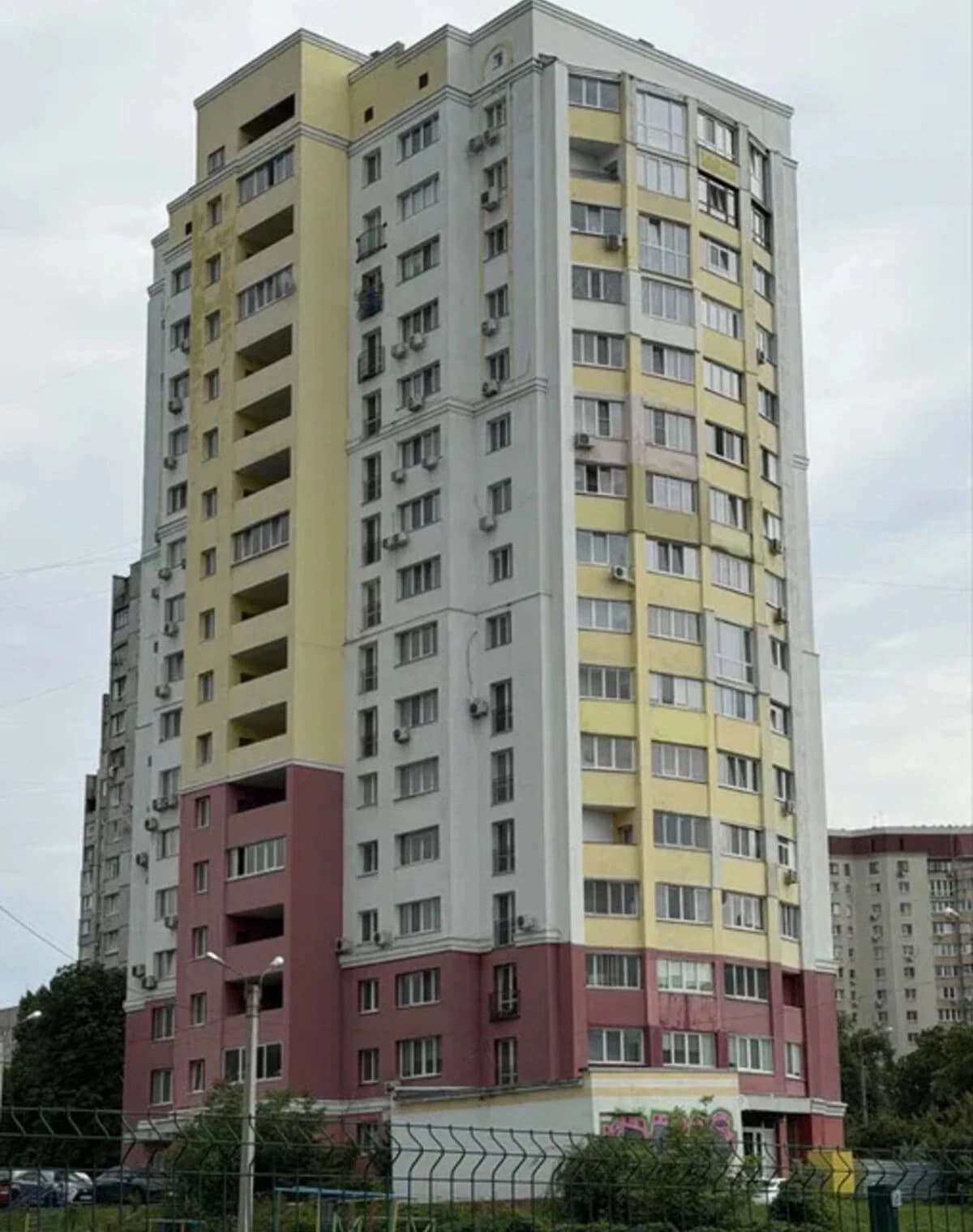 3-кімнатна квартира, Салтівський: цегляні стіни, потребує ремонту - фото 1