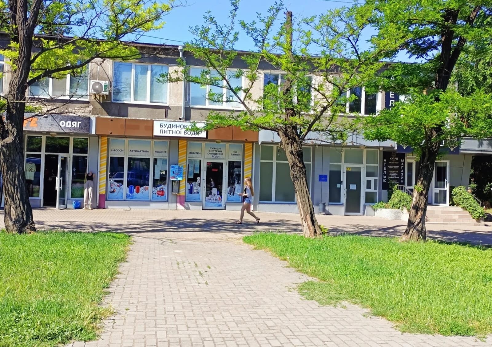Комерційне приміщення, ЮТЗ: окрема будівля, офісні приміщення