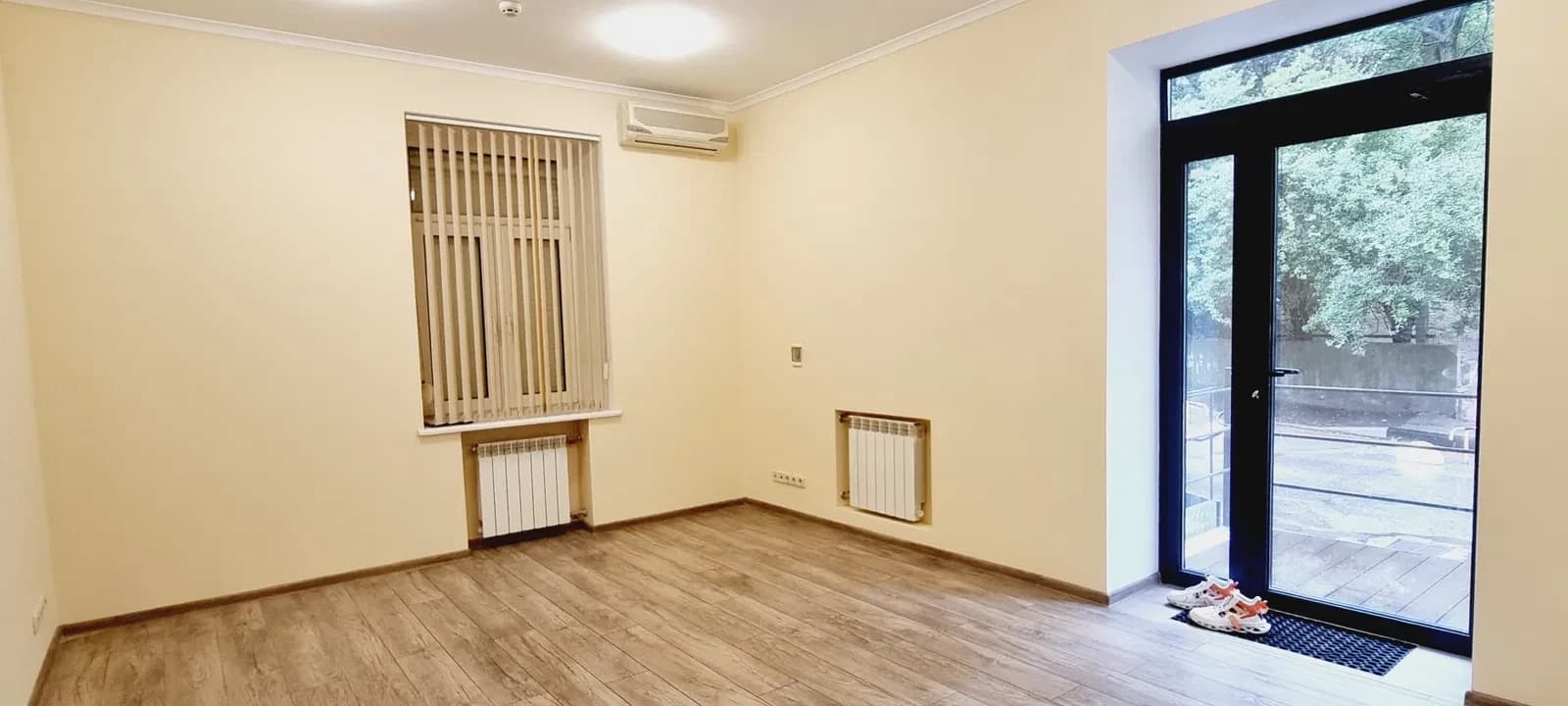 Приміщення, Печерський: окремий вхід із пандусом, фасадне - фото 5