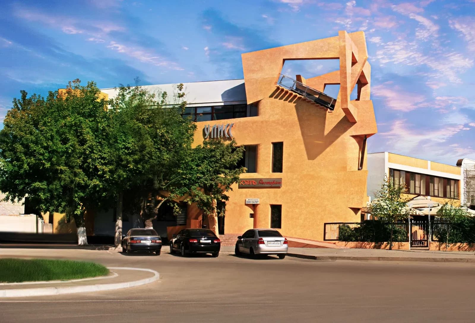 Готель, Київський: два незалежні будинки, 843+967 м² - фото 1