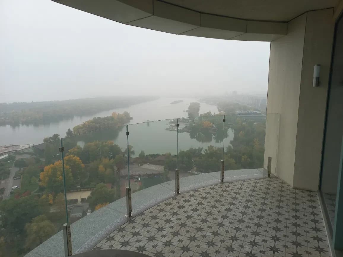 3-кімнатна квартира у ЖК Бартоломео: вид на Дніпро, пляж і басейн